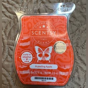 SCENTSY A-Peeling Apple Wax Bar
